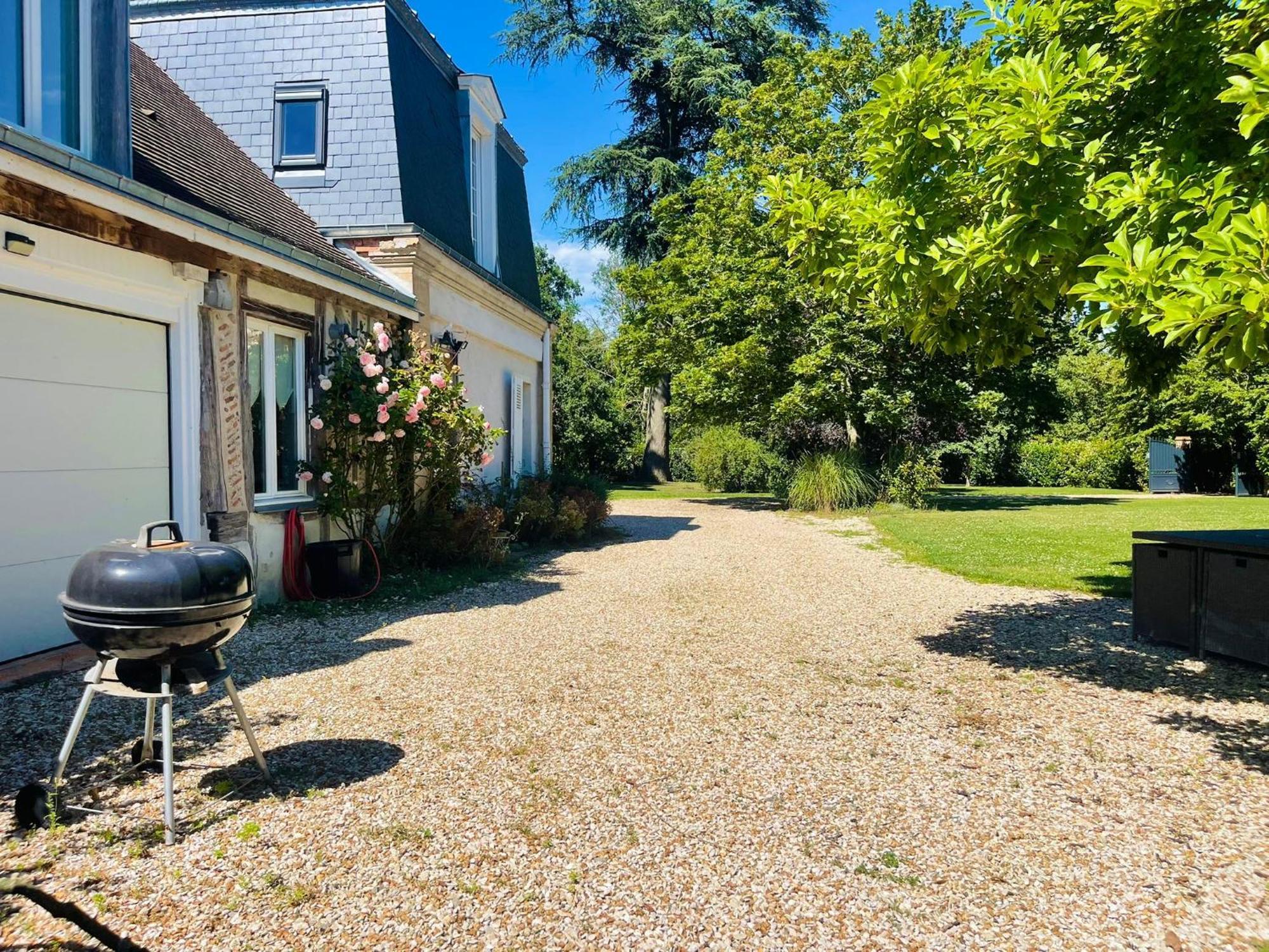 Maison Chaleureuse De 4 A 12 Personnes Neuville-aux-Bois المظهر الخارجي الصورة