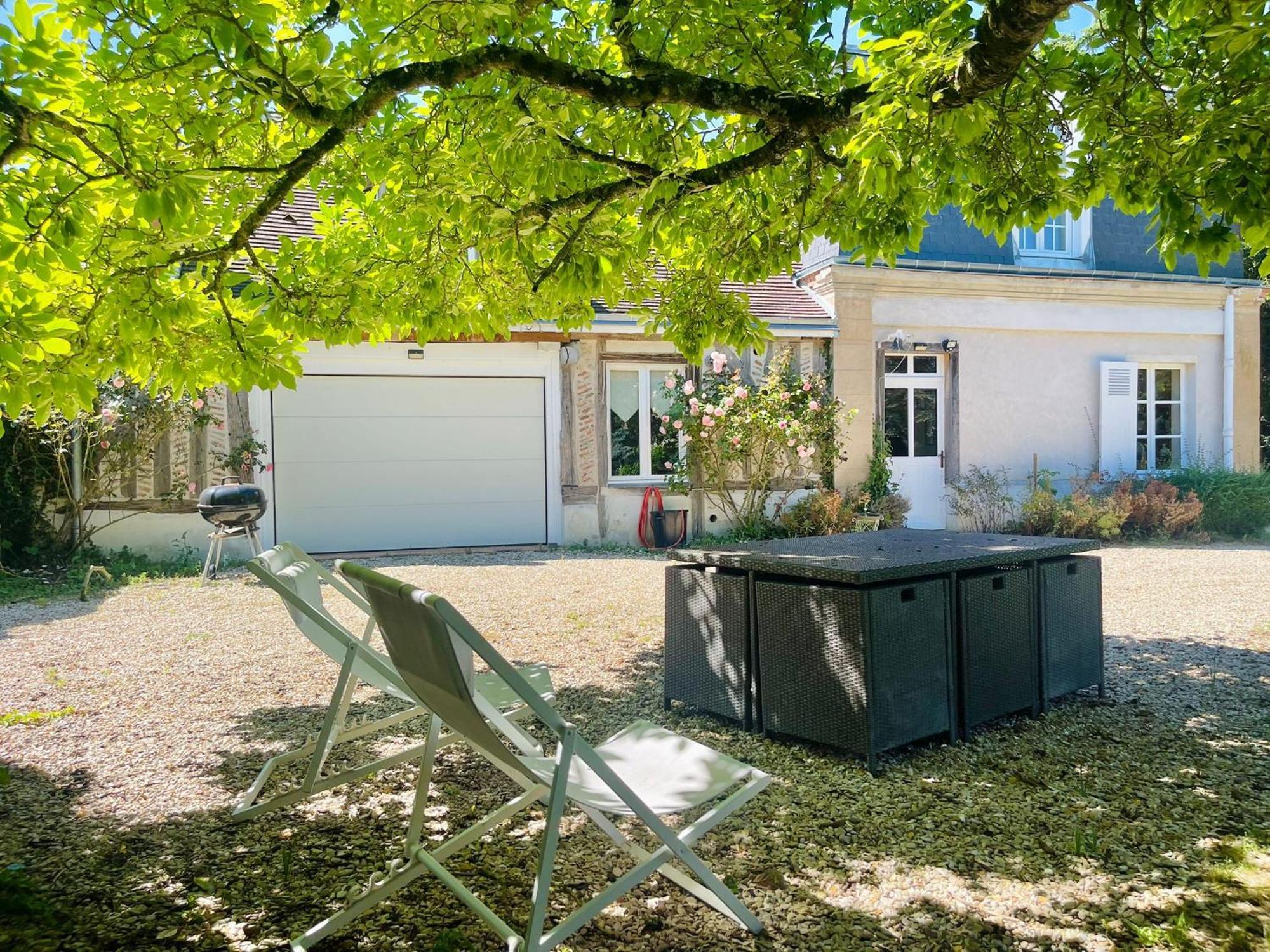Maison Chaleureuse De 4 A 12 Personnes Neuville-aux-Bois المظهر الخارجي الصورة