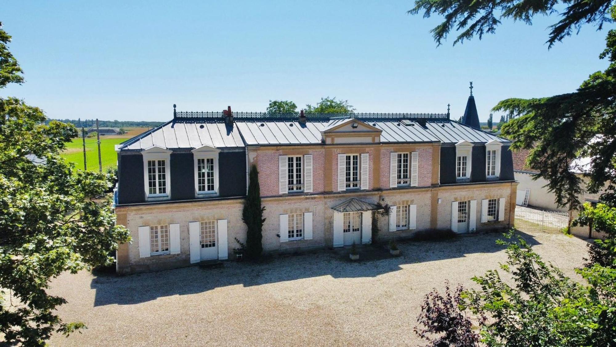 Maison Chaleureuse De 4 A 12 Personnes Neuville-aux-Bois المظهر الخارجي الصورة